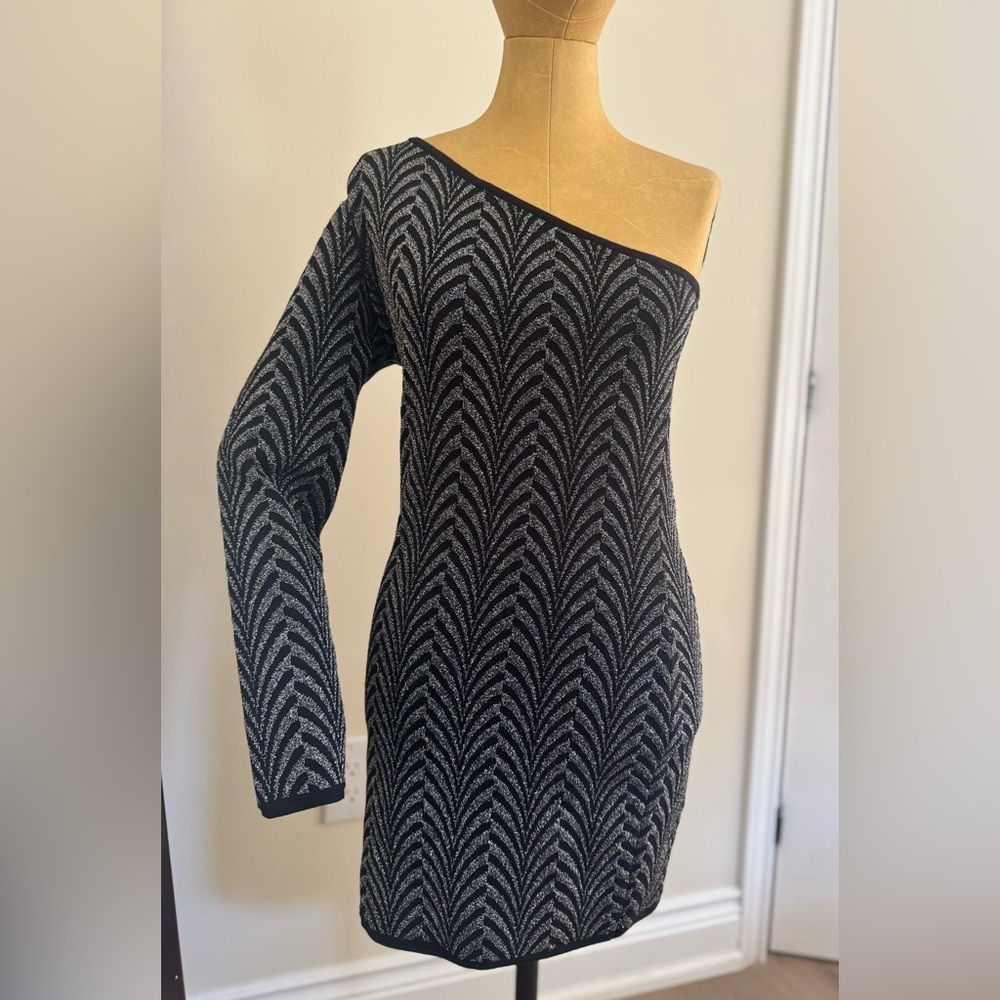 GUESS BY MARCIANO Black and Silver One-Shoulder Dress (M)